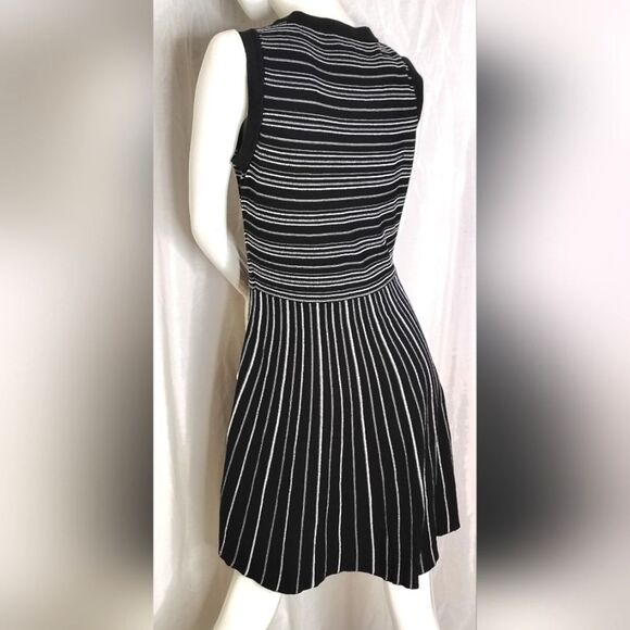 Kate spade Striped Black & White Sleeveless Dress Size Medium - Picture 10 of 13
